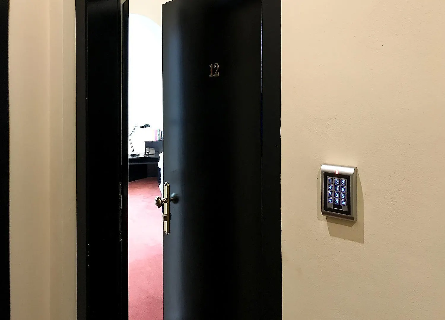 Light Rooms Praga Apartahotel
